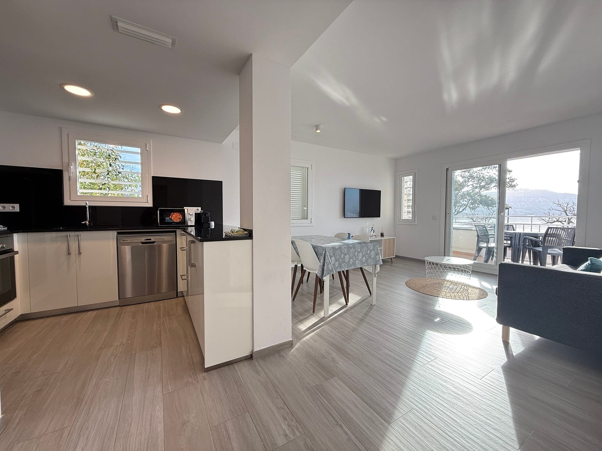 residencial-roses-201-IWhQ8ZNqncMv