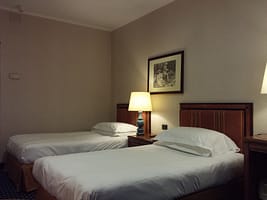 aHR0cHM6Ly9ob3RlbGltYWdlcy5zdW5ob3RlbHMubmV0L0hvdGVsSW5mby9ob3RlbEltYWdlLmFzcHg_aWQ9MzAxODQyMjM