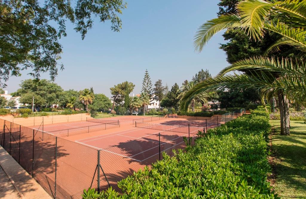 aHR0cDovL3Bob3Rvcy5ob3RlbGJlZHMuY29tL2dpYXRhL3hsLzAwLzAwMzk4MS8wMDM5ODFhX2hiX2ZfMDA4LmpwZw