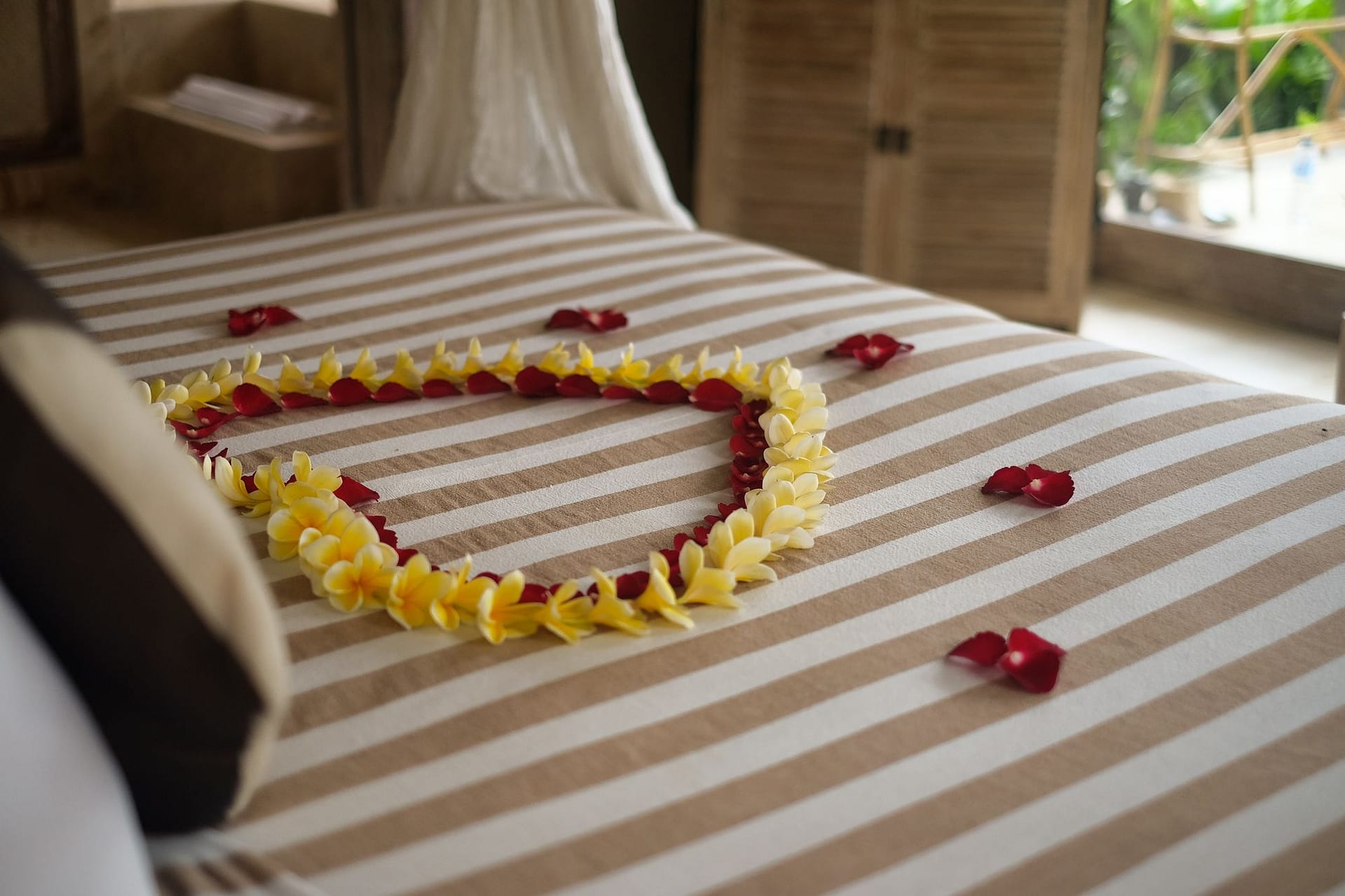 aHR0cHM6Ly9ob3RlbGltYWdlcy5zdW5ob3RlbHMubmV0L0hvdGVsSW5mby9ob3RlbEltYWdlRnVsbC5hc3B4P2lkPTc0MTM5ODk