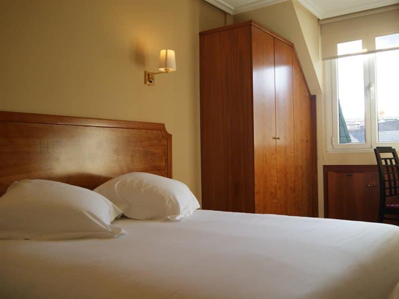 aHR0cHM6Ly9ob3RlbGltYWdlcy5zdW5ob3RlbHMubmV0L0hvdGVsSW5mby9ob3RlbEltYWdlRnVsbC5hc3B4P2lkPTExMjAzNDA2