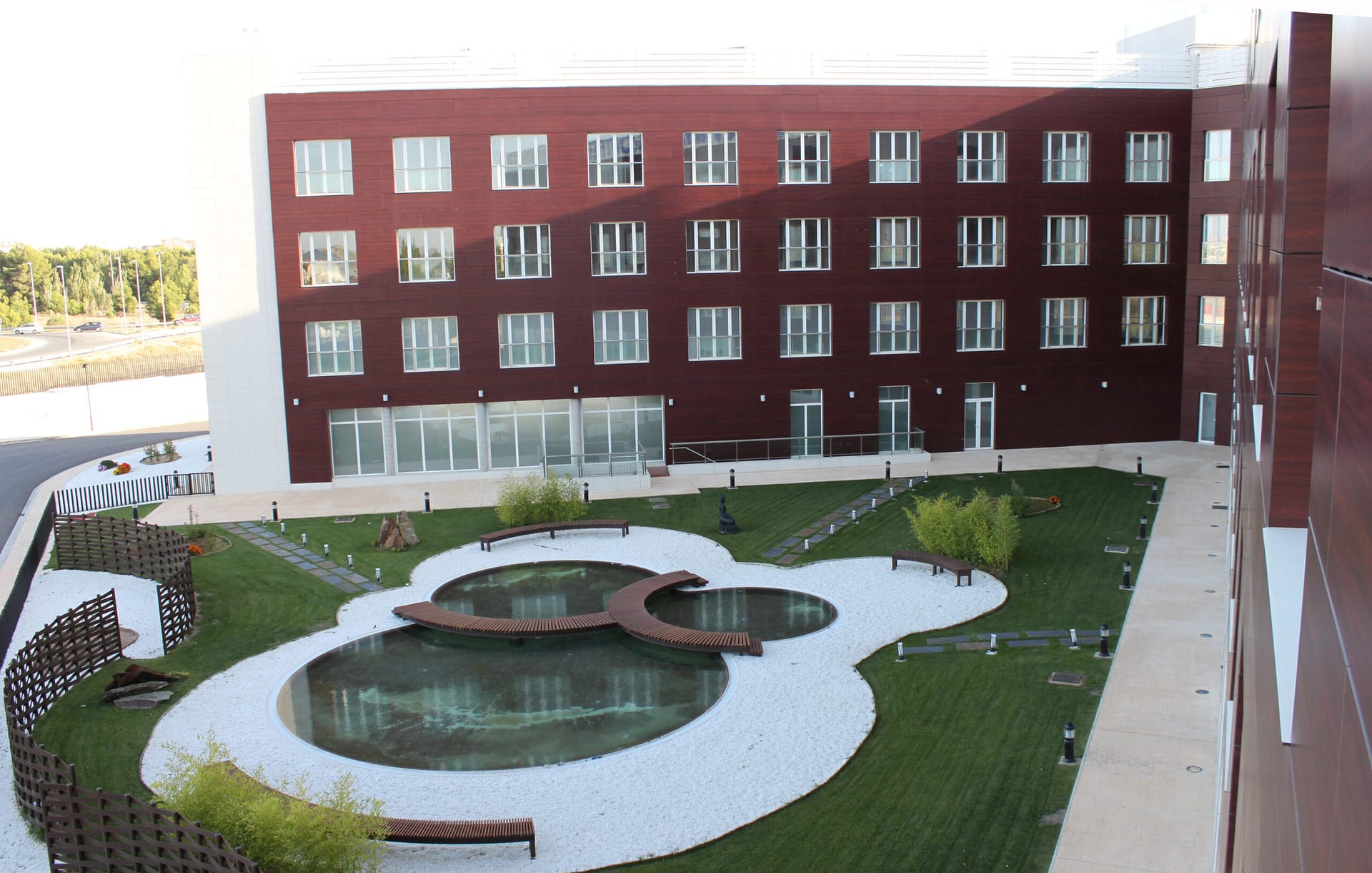 aHR0cHM6Ly9iMmRtYy53Mm0udHJhdmVsL2ltYWdlcy91cGxvYWQvaG90ZWxzLzExOTE5L2phcmRpbl96ZW5iZWF0cml6YWxiYWNldGUuanBn