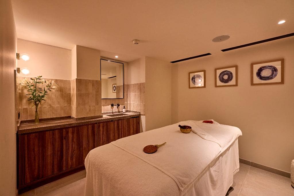 aHR0cDovL3Bob3Rvcy5ob3RlbGJlZHMuY29tL2dpYXRhL3hsLzAwLzAwMDQ2Ny8wMDA0NjdhX2hiX2ZfMDA5XzIwMjUxMTA3XzEyMDY0Mi5qcGc