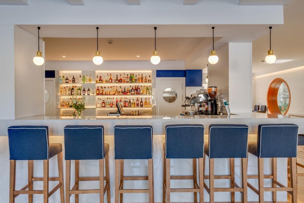 aHR0cDovL3Bob3Rvcy5ob3RlbGJlZHMuY29tL2dpYXRhL3hsLzAwLzAwMDcyOS8wMDA3MjlhX2hiX2JhXzAwMS5qcGc