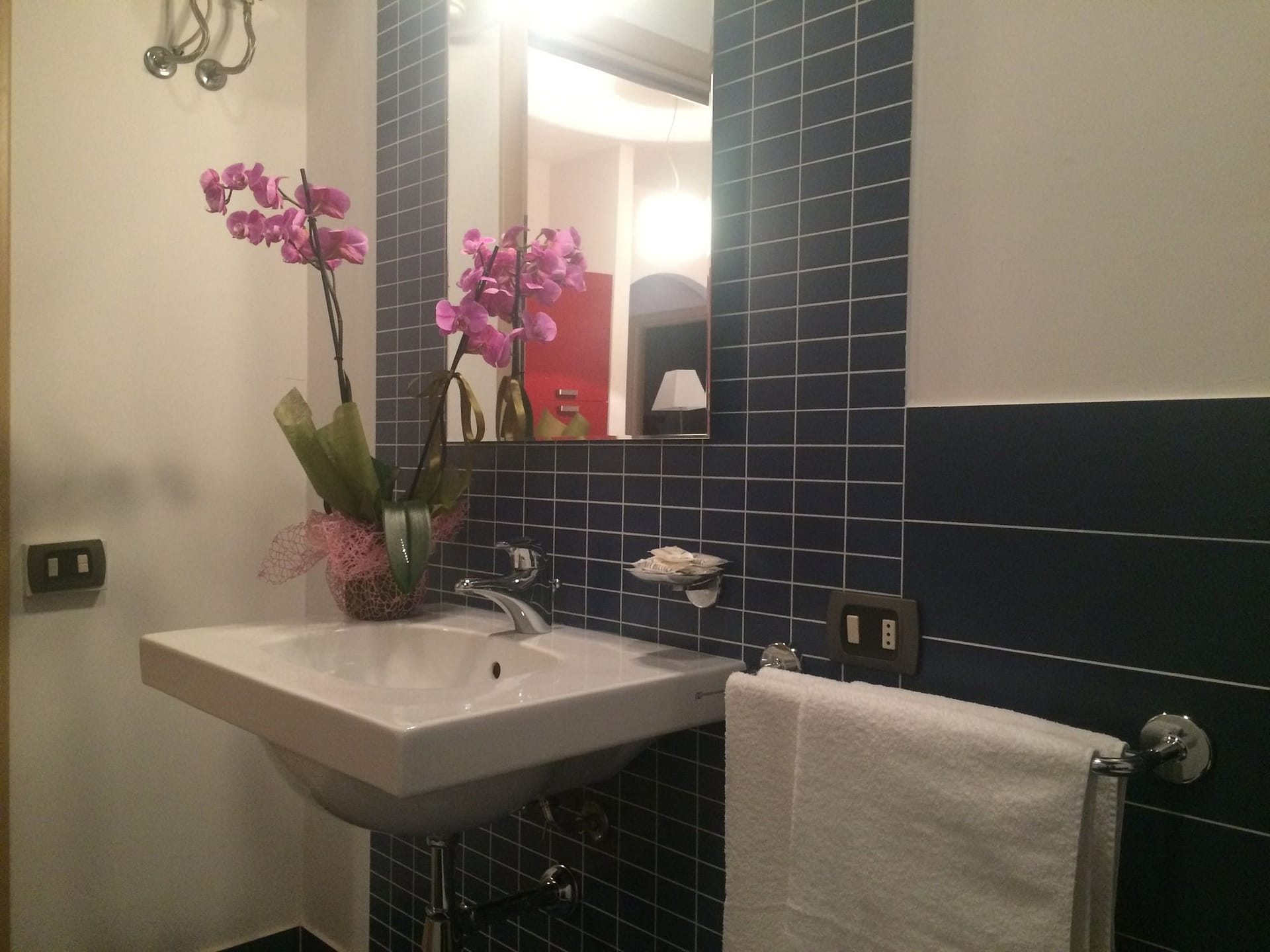 aHR0cHM6Ly9ob3RlbGltYWdlcy5zdW5ob3RlbHMubmV0L0hvdGVsSW5mby9ob3RlbEltYWdlRnVsbC5hc3B4P2lkPTY2MTMxNDI