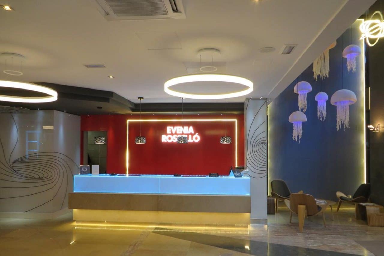 aHR0cHM6Ly9ob3RlbGltYWdlcy5zdW5ob3RlbHMubmV0L0hvdGVsSW5mby9ob3RlbEltYWdlRnVsbC5hc3B4P2lkPTEwNzk4MTIy