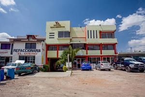 aHR0cHM6Ly9ob3RlbGltYWdlcy5zdW5ob3RlbHMubmV0L0hvdGVsSW5mby9ob3RlbEltYWdlRnVsbC5hc3B4P2lkPTI0MzU5Mzc2