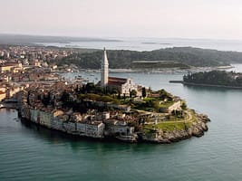 aHR0cHM6Ly9ob3RlbGltYWdlcy5zdW5ob3RlbHMubmV0L0hvdGVsSW5mby9ob3RlbEltYWdlRnVsbC5hc3B4P2lkPTEwNDg3NzU2