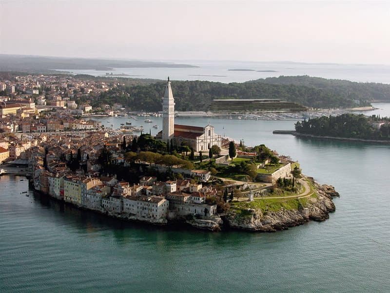 aHR0cHM6Ly9ob3RlbGltYWdlcy5zdW5ob3RlbHMubmV0L0hvdGVsSW5mby9ob3RlbEltYWdlRnVsbC5hc3B4P2lkPTEwNDg3NzU2