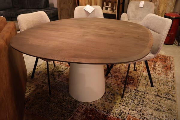 Organische eettafel