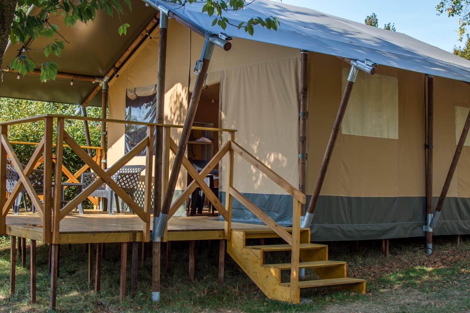 safaritent-xl-camping-belle-vue-2000