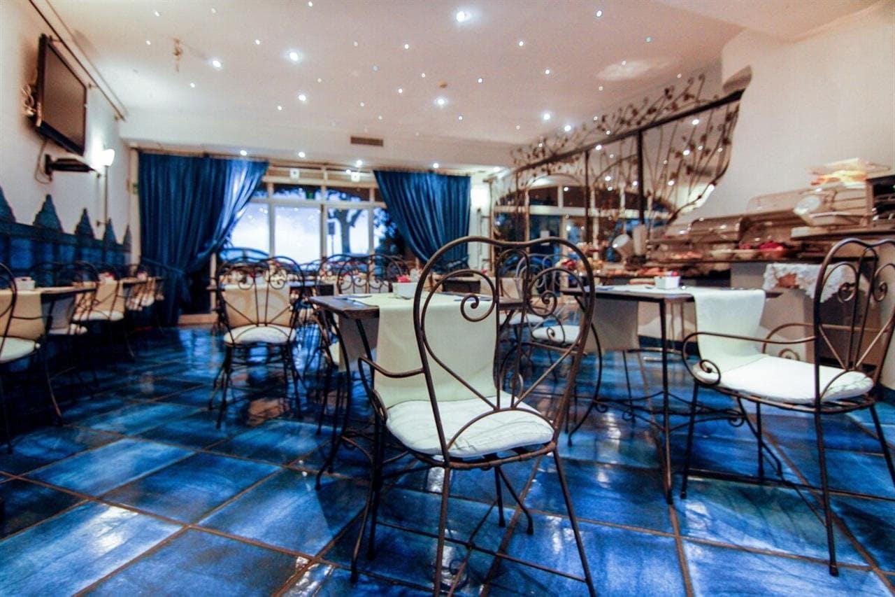 aHR0cHM6Ly9ob3RlbGltYWdlcy5zdW5ob3RlbHMubmV0L0hvdGVsSW5mby9ob3RlbEltYWdlRnVsbC5hc3B4P2lkPTI1MjM2OTgy