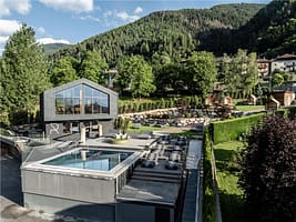 aHR0cHM6Ly9tZWRpYS50dWljb250ZW50Lm5sLzg5NS84OTU0Q0M4RkVCQjJCMzI1OUVCMjQxOTdDNTZGNjVBMy5qcGc