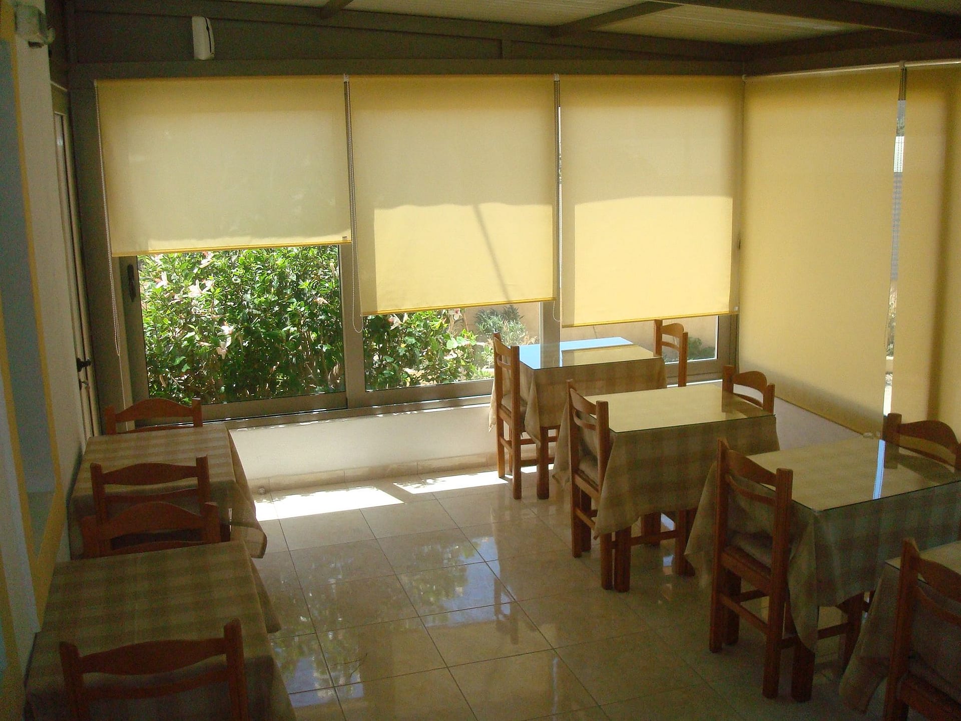 aHR0cHM6Ly9ob3RlbGltYWdlcy5zdW5ob3RlbHMubmV0L0hvdGVsSW5mby9ob3RlbEltYWdlRnVsbC5hc3B4P2lkPTczNDAzMjE