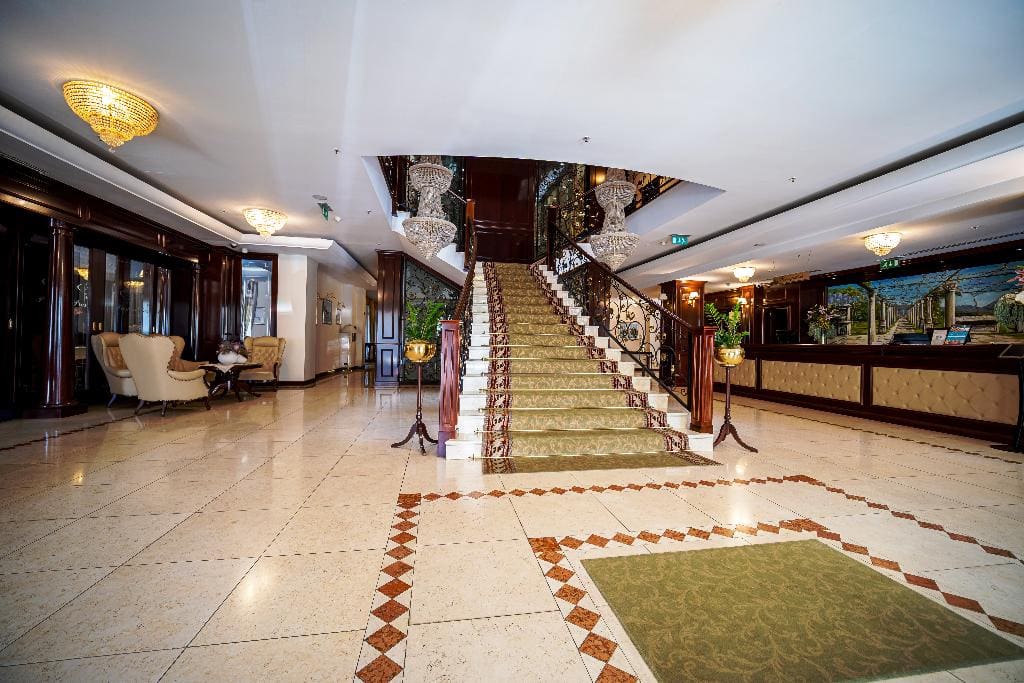 aHR0cDovL3Bob3Rvcy5ob3RlbGJlZHMuY29tL2dpYXRhL3hsLzEzLzEzMzY5OS8xMzM2OTlhX2hiX2xfMDA2LmpwZw