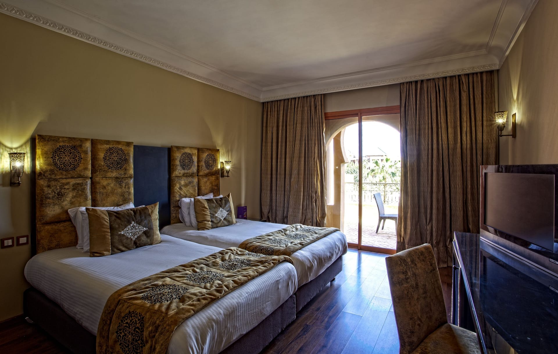 aHR0cHM6Ly9ob3RlbGltYWdlcy5zdW5ob3RlbHMubmV0L0hvdGVsSW5mby9ob3RlbEltYWdlLmFzcHg_aWQ9MTM2NDQzMzc