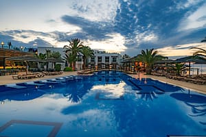 aHR0cHM6Ly9tZWRpYS50dWljb250ZW50Lm5sL0IzRS9CM0UwNzEzREE5QjQwNzIyMjBDRjREMzNCOUUzQzVCNS5qcGc