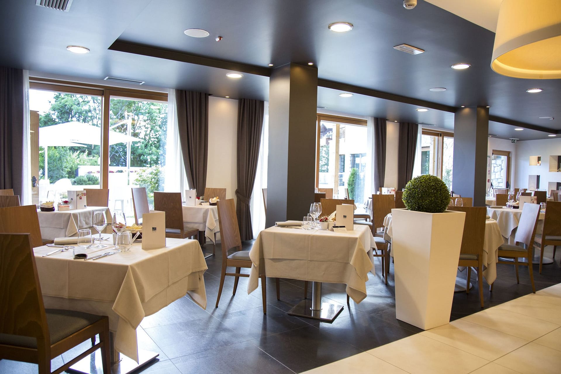 aHR0cHM6Ly9ob3RlbGltYWdlcy5zdW5ob3RlbHMubmV0L0hvdGVsSW5mby9ob3RlbEltYWdlRnVsbC5hc3B4P2lkPTUyMDExMTM