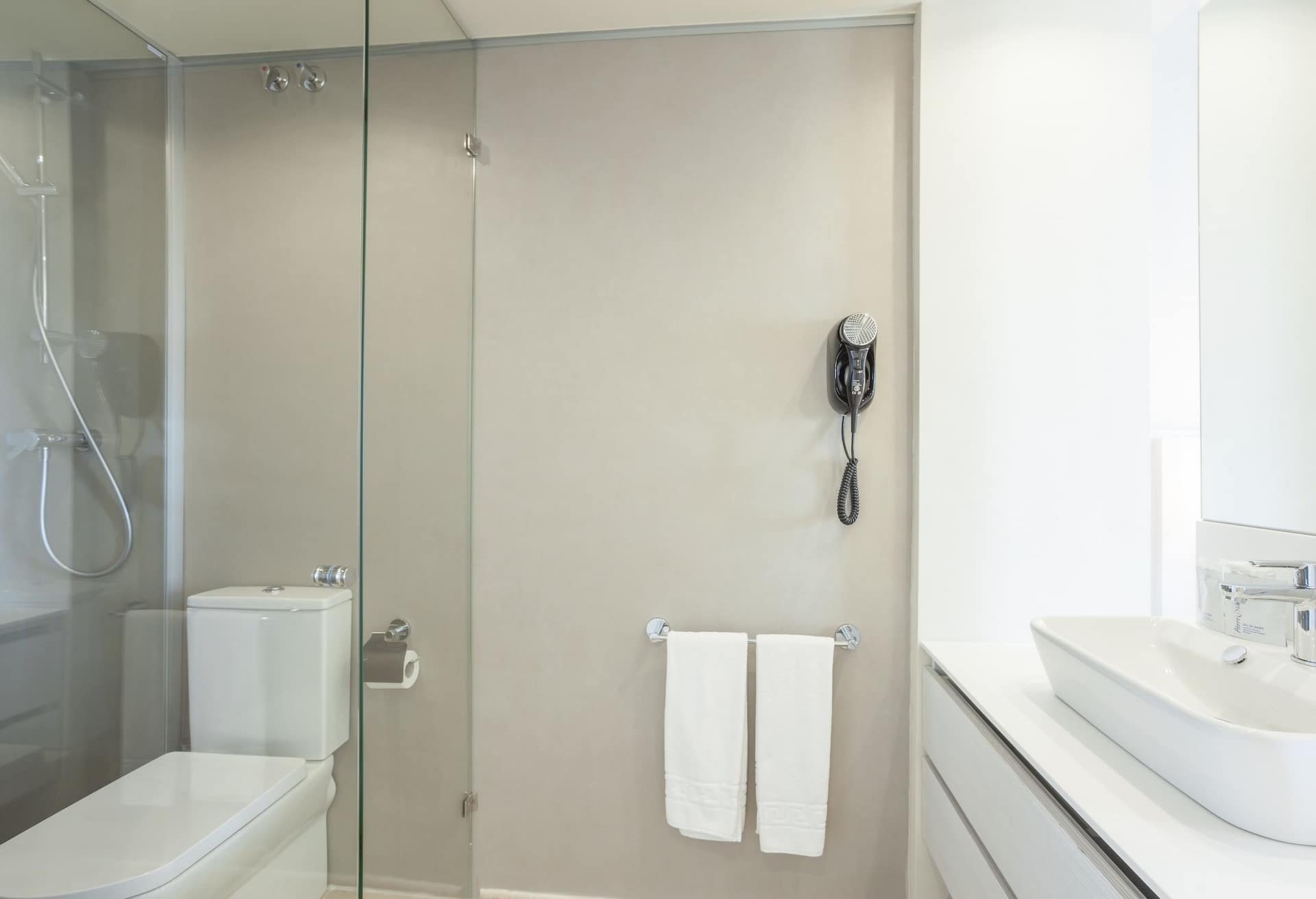 aHR0cHM6Ly9ob3RlbGltYWdlcy5zdW5ob3RlbHMubmV0L0hvdGVsSW5mby9ob3RlbEltYWdlLmFzcHg_aWQ9MjgxMDUwMDk