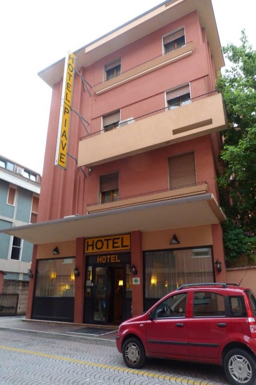 aHR0cHM6Ly9ob3RlbGltYWdlcy5zdW5ob3RlbHMubmV0L0hvdGVsSW5mby9ob3RlbEltYWdlRnVsbC5hc3B4P2lkPTI2MTM2MDM