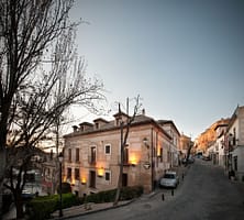 aHR0cHM6Ly9iMmRtYy53Mm0udHJhdmVsL2ltYWdlcy91cGxvYWQvaG90ZWxzLzM0MDM1LzEuanBn