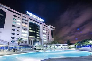 aHR0cHM6Ly9ob3RlbGltYWdlcy5zdW5ob3RlbHMubmV0L0hvdGVsSW5mby9ob3RlbEltYWdlRnVsbC5hc3B4P2lkPTI0NzM5NDYy