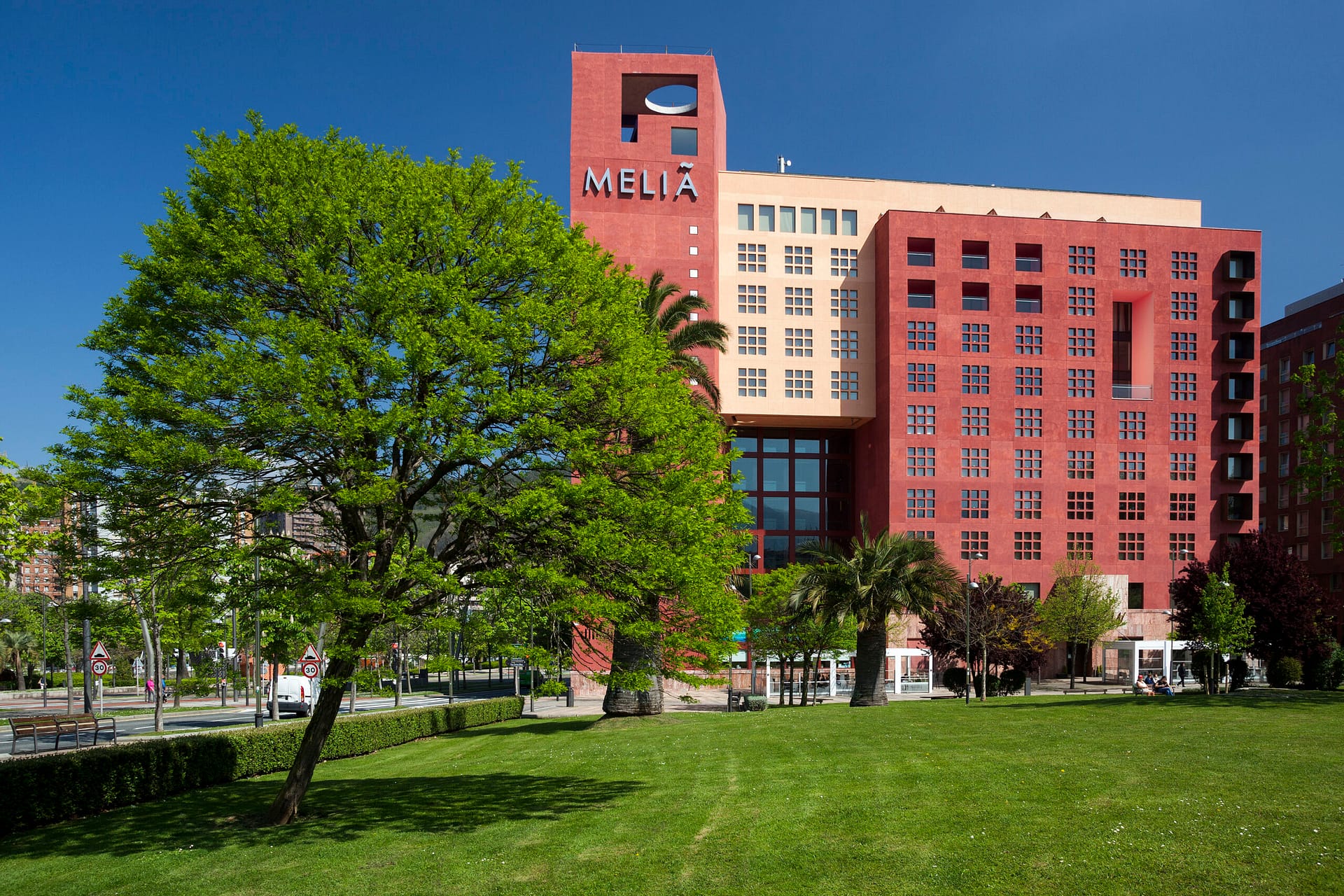 aHR0cHM6Ly9iMmRtYy53Mm0udHJhdmVsL2ltYWdlcy91cGxvYWQvaG90ZWxzLzYzNjAvMDAxTWVsaWFCaWxiYW8tR2VuZXJhbC5qcGc