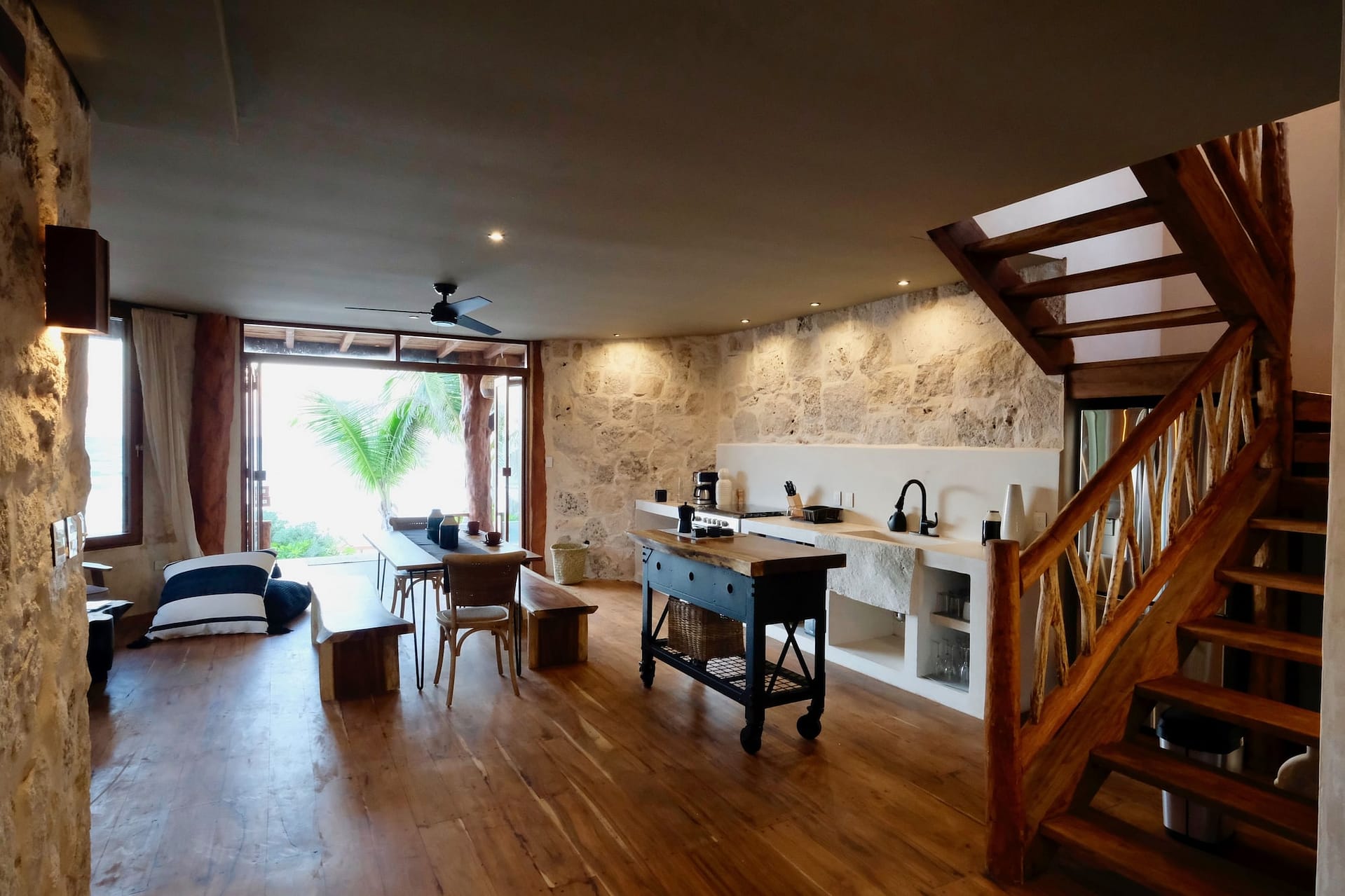 aHR0cHM6Ly9ob3RlbGltYWdlcy5zdW5ob3RlbHMubmV0L0hvdGVsSW5mby9ob3RlbEltYWdlRnVsbC5hc3B4P2lkPTEwMzgwMzk2