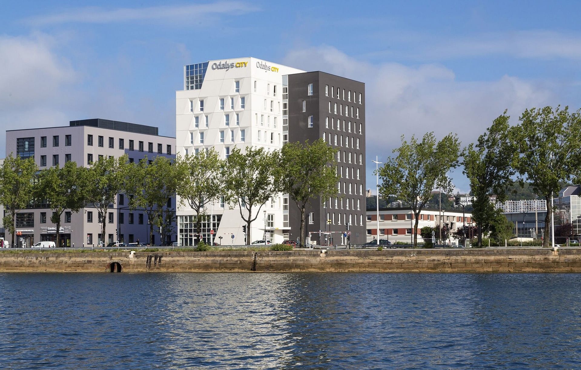 location-le-havre-appart-hotel-centre-les-docks-8