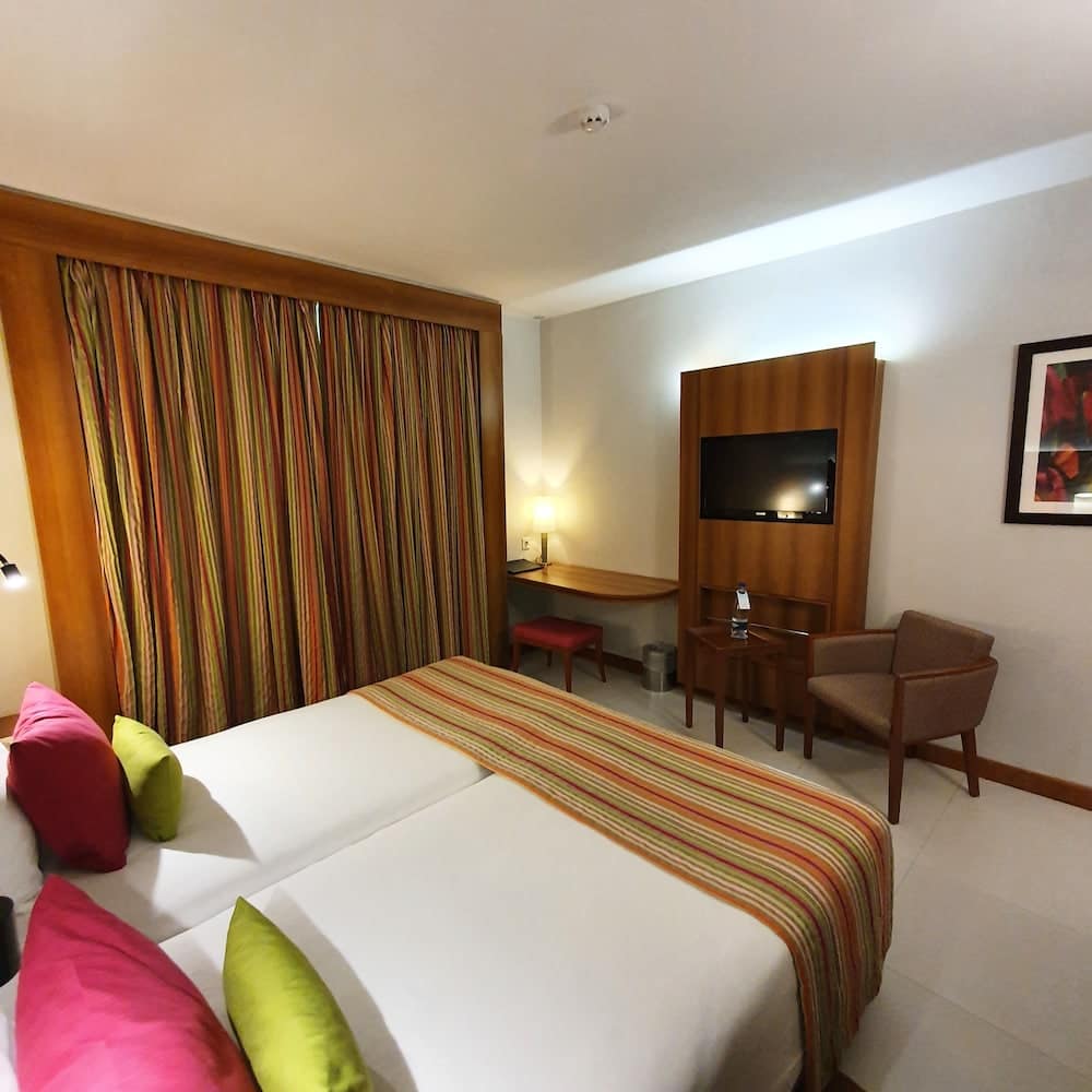 91dc378a9c05a2ee838a369a098851ff