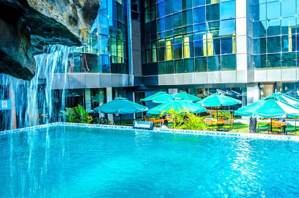 3b91a0e4fade431bd8fe6cb96ea960b8