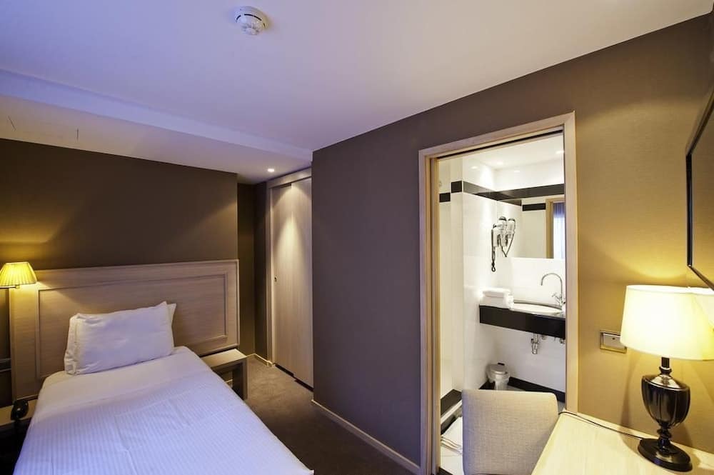 b8552a23d401c90913c932be2dad62c1