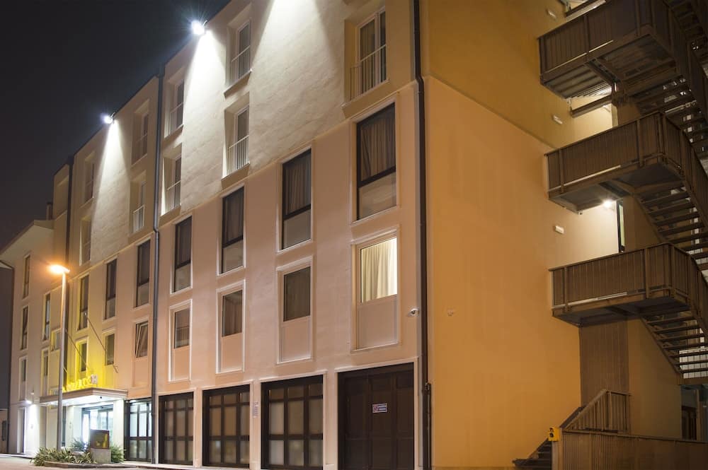 20b0f564dca820d947cda6bb89431648