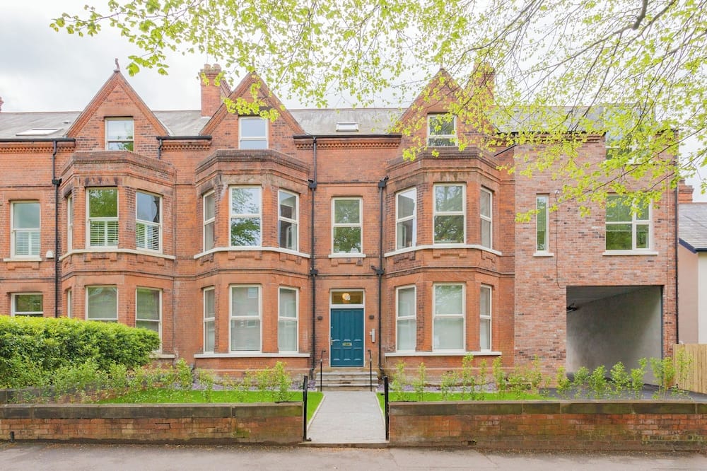 99b220e5c7953efdba3ab38efc00b2a8