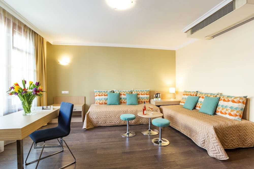 3c6e74d36331166879a1d99eee7b177a