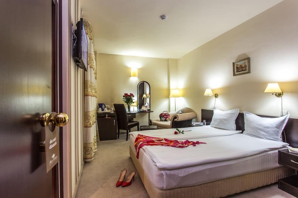 4e72c19c3710434590f03f2d21ab38a5