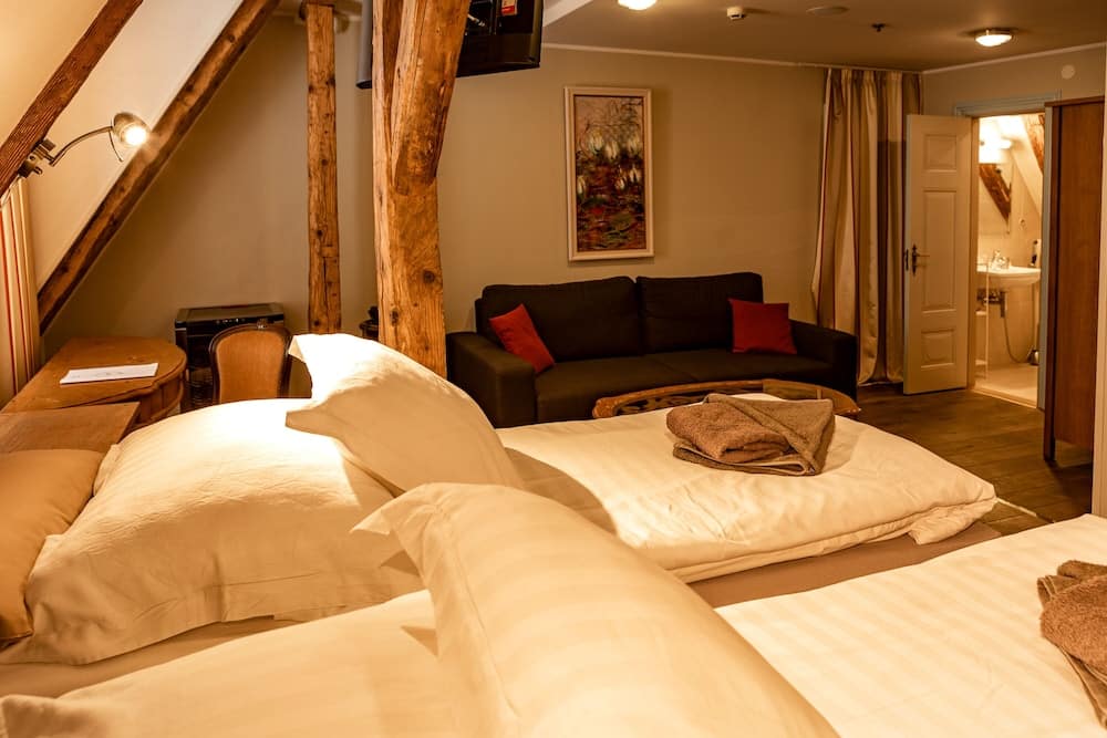 94a6370bd5b5f80a2aea9a6afb63c0e6