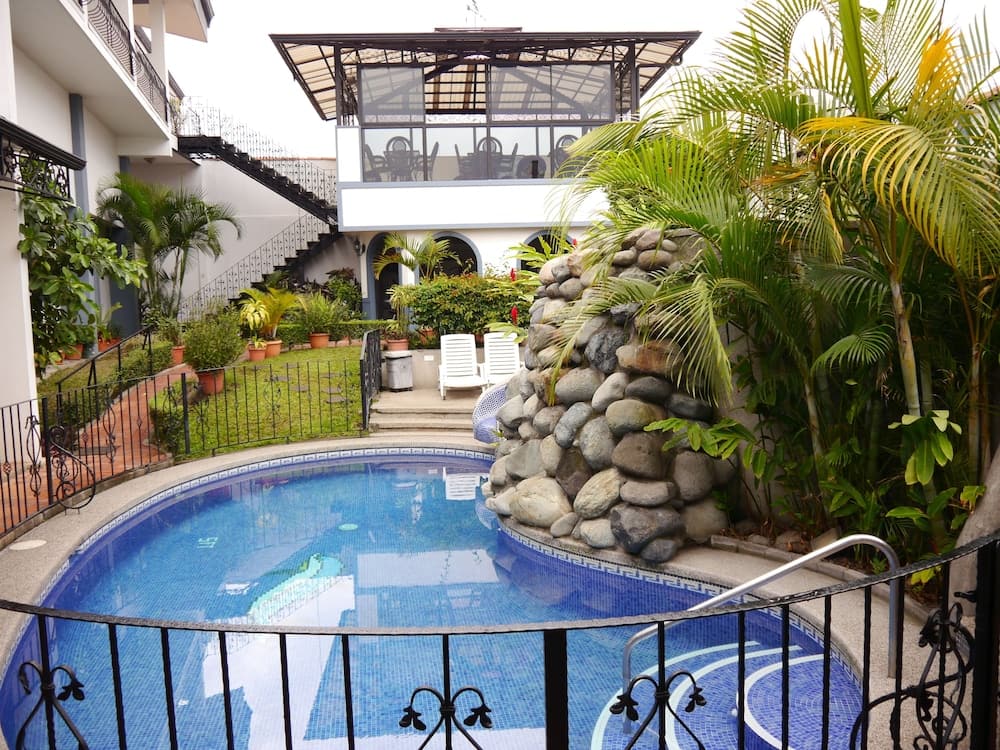 23adc8828fb6d73eeff48549413a2873