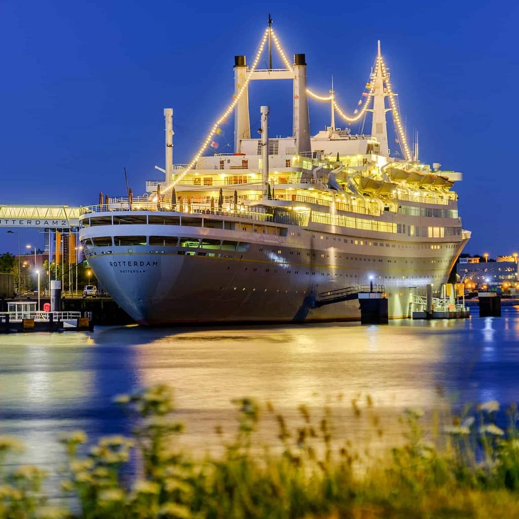 Het grootste cuiseschip ooit in Nederland gemaakt, de SS Rotterdam