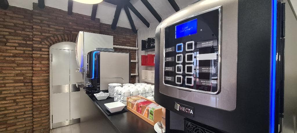 aHR0cDovL3Bob3Rvcy5ob3RlbGJlZHMuY29tL2dpYXRhL3hsLzAwLzAwNTE5My8wMDUxOTNhX2hiX3JfMDA5LmpwZw