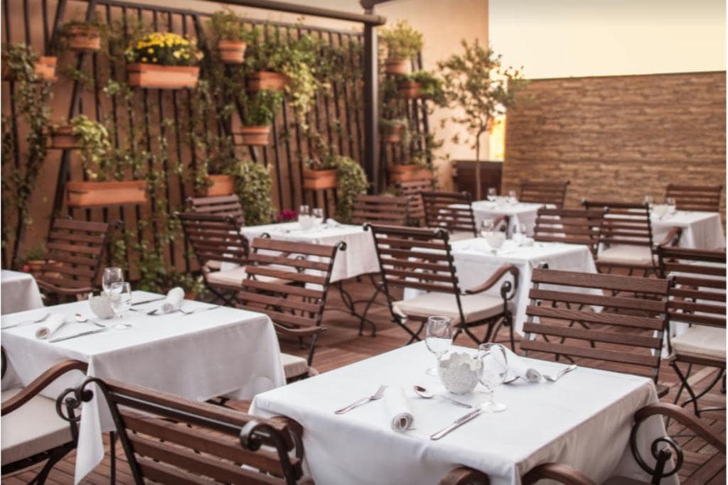 aHR0cDovL3Bob3Rvcy5ob3RlbGJlZHMuY29tL2dpYXRhL3hsLzM4LzM4NjY3Ny8zODY2NzdhX2hiX3JfMDA0LmpwZw