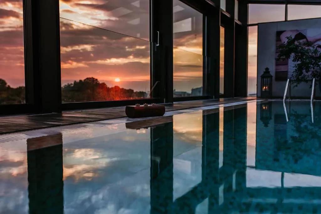 aW1hZ2VzLXR3ZC13aGl0ZWxhYmVsLXByZC9kZWpvbmdpbnRyYS9hSFIwY0hNNkx5OXBiV0ZuWlhNdVpHVnFiMjVuYVc1MGNtRXVibXd2WVhOelpYUXZhVzFoWjJVdllqTmxPV0UxTnpNdE9Ea3hOUzAwWlRabExXSTJaRFl0T0ROak9ERXdOMlExWkRka0wxY3ZTQQ