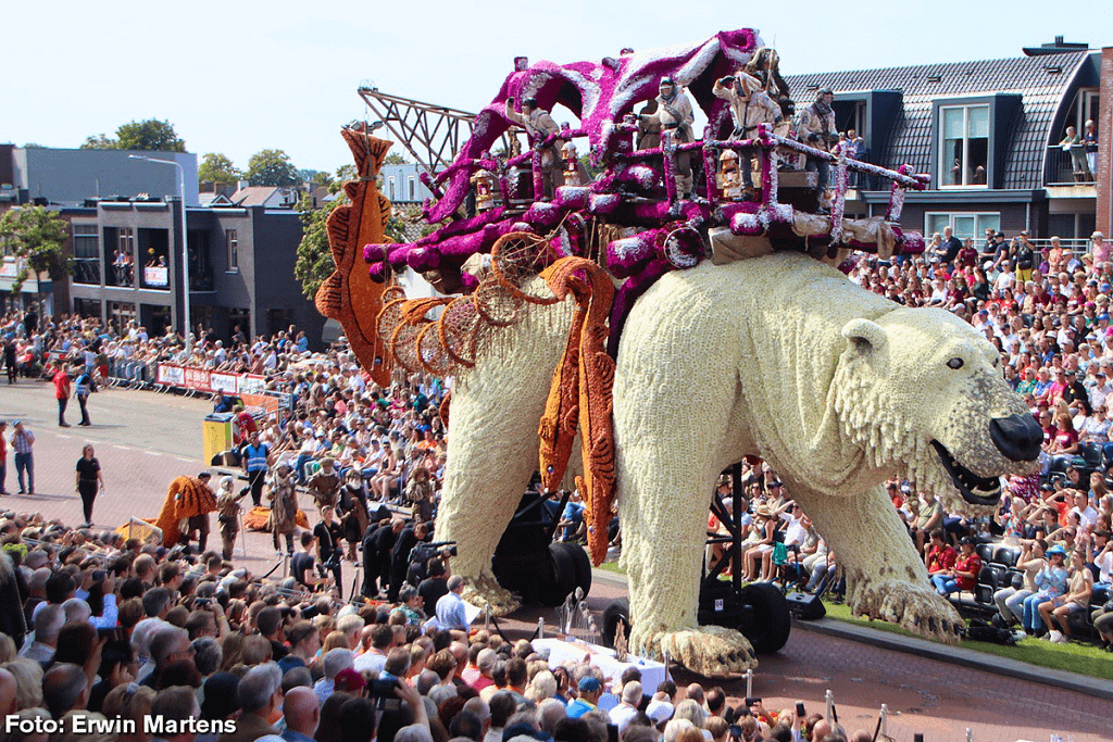 Dagtocht Bloemencorso per luxe touringcar inclusief tribune zitplaats