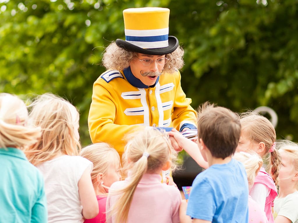 Ontmoet meneer Kaasschaaf in het Kinderpretpark Julianatoren.