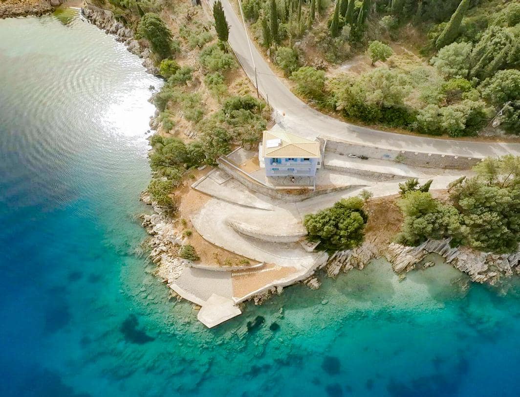 812x1064_220636b56424d015