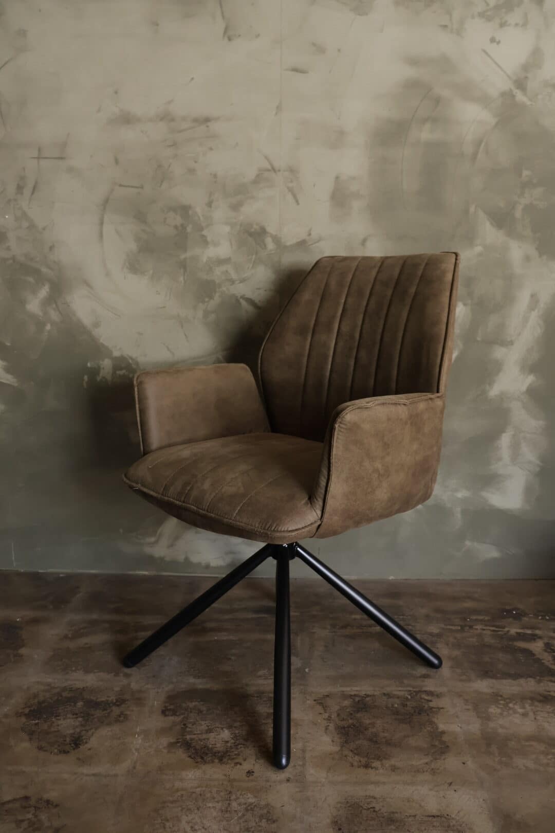 Draaibare eetkamerstoel Nina cowboy olijf