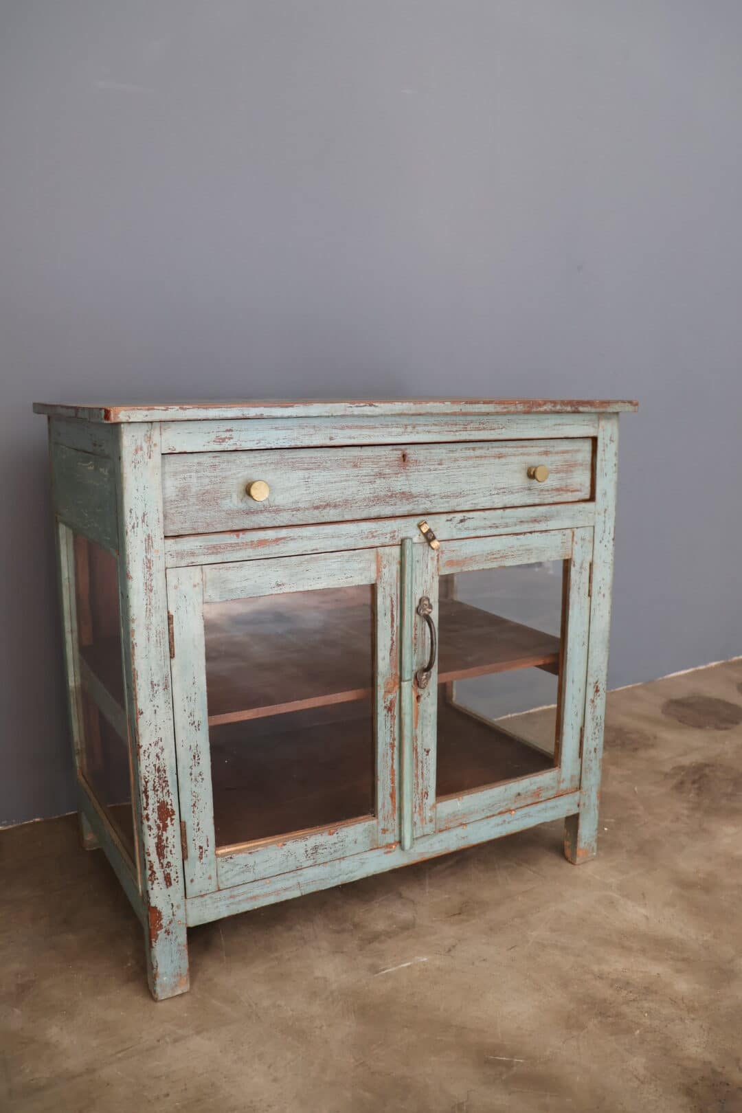 Vintage vitrinekast nr. 82