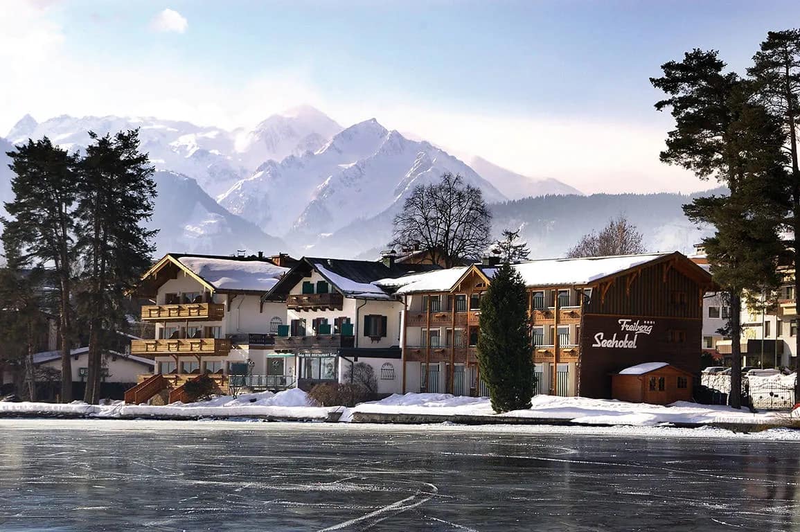 aW1hZ2VzLXR3ZC13aGl0ZWxhYmVsLXByZC9kZWpvbmdpbnRyYS9hSFIwY0hNNkx5OXBiV0ZuWlhNdVpHVnFiMjVuYVc1MGNtRXVibXd2WVhOelpYUXZhVzFoWjJVdk16VTRaREl6TlRBdE5UWTNOQzAwTkRZeUxXRTJNall0WlRaa05qa3hNR1kwT0RVNEwxY3ZTQT09