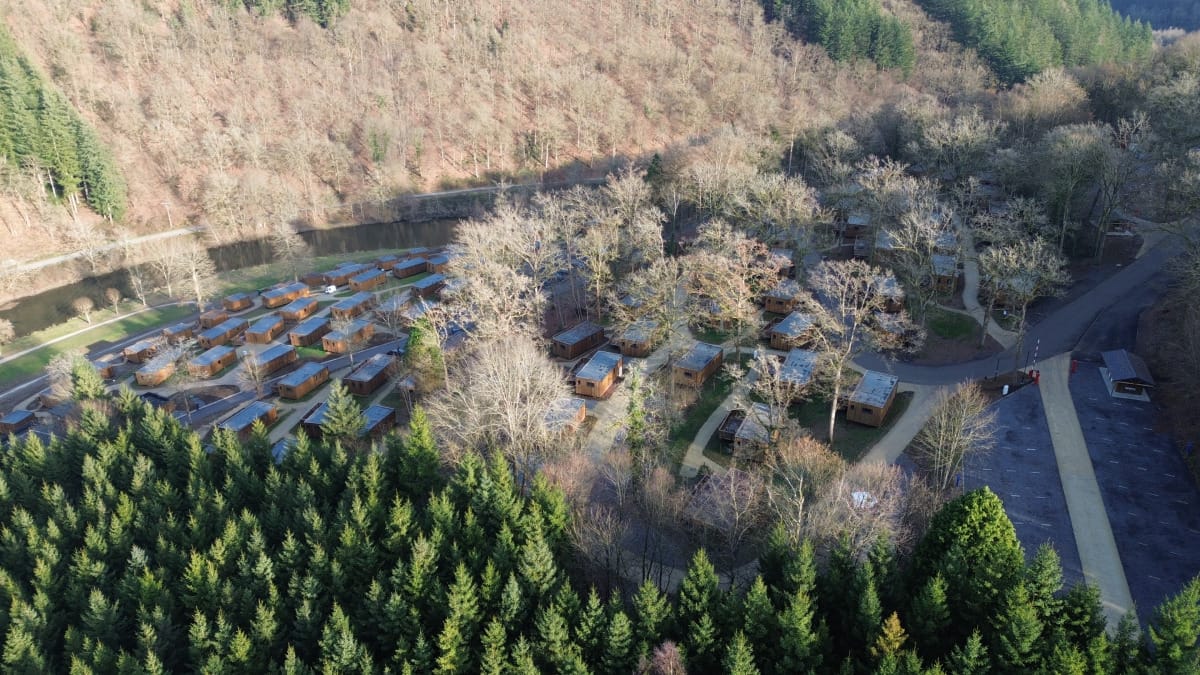 vakantiepark-hameau-de-lourthe-vakantiepark-belgisch-luxemburg-houffalize-69451cda982bc