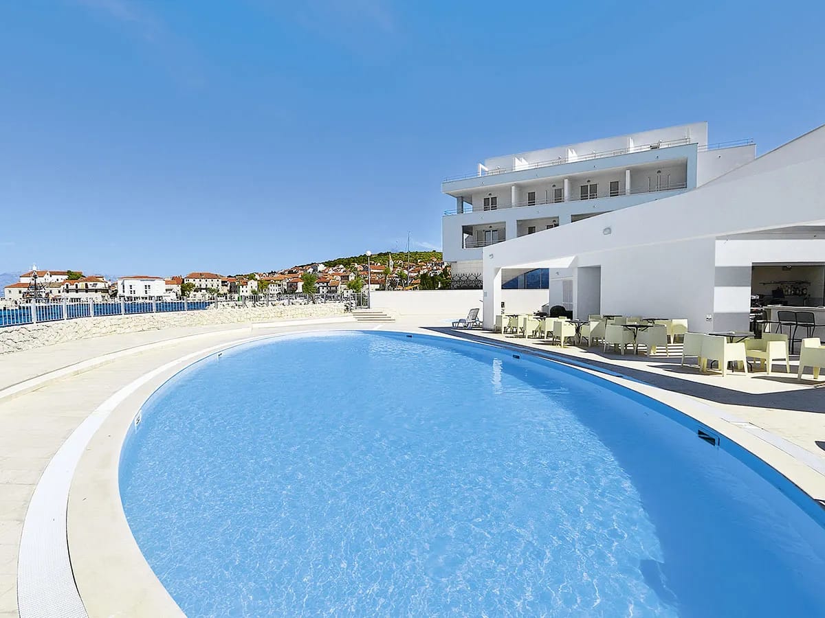 aW1hZ2VzLXR3ZC13aGl0ZWxhYmVsLXByZC9hbGx0b3Vycy9VMUJWTXpFeE1DNXFjR2M